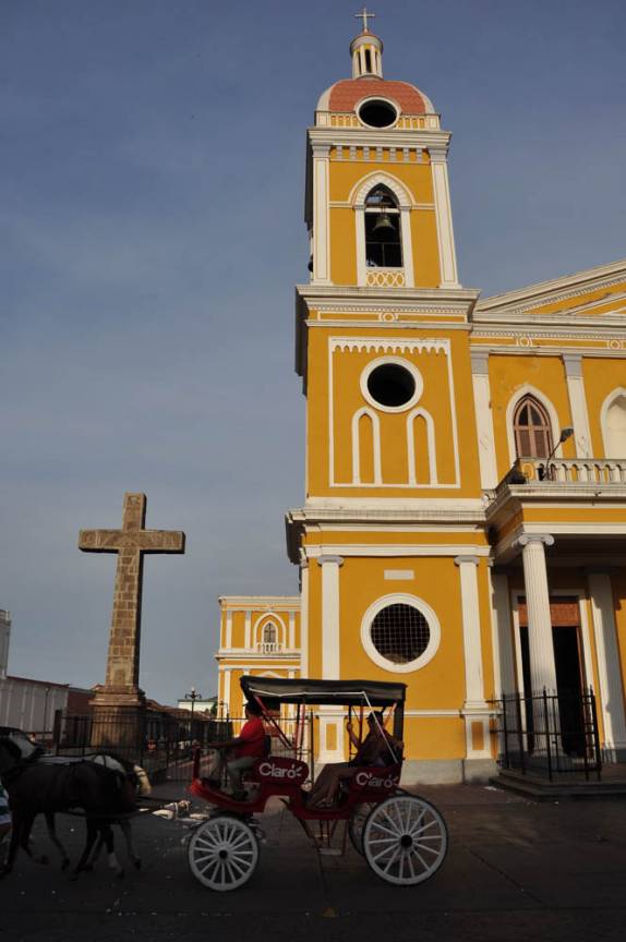 A vistosa Catedral de Granada, na Nicarágua